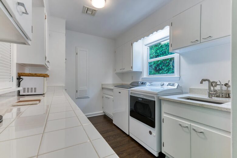 Refined Palm Beach Family Sanctuary - Palm Beach, Florida