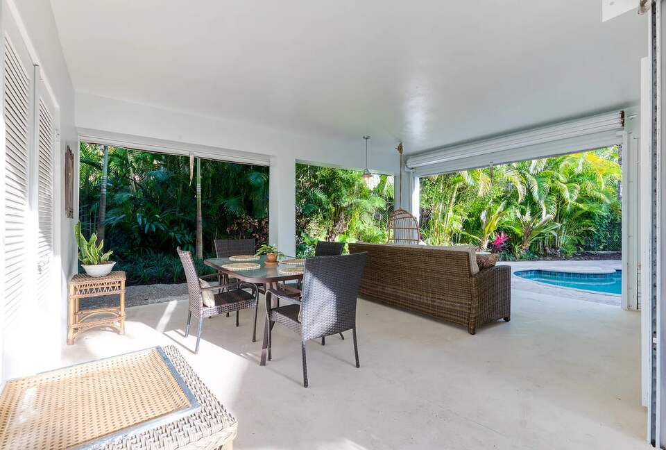 Refined Palm Beach Family Sanctuary - Palm Beach, Florida