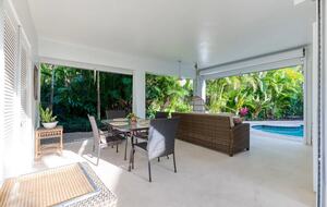 Refined Palm Beach Family Sanctuary - Palm Beach, Florida