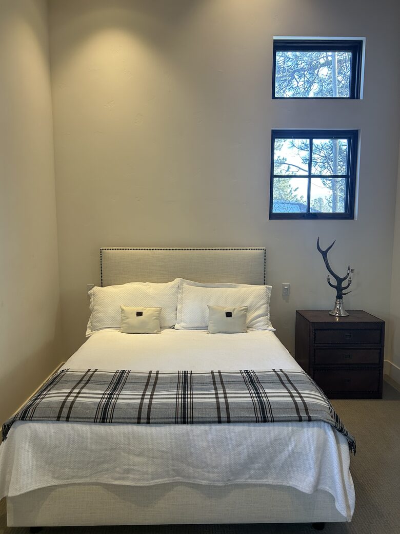 A Refined Tahoe Escape on the Fairway - Truckee, California