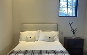 A Refined Tahoe Escape on the Fairway - Truckee, California