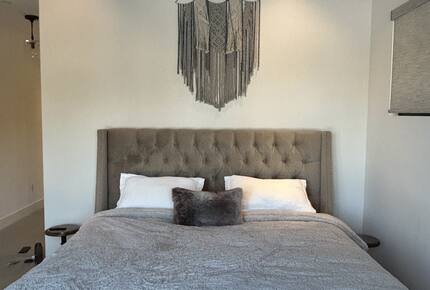 A Refined Tahoe Escape on the Fairway - Truckee, California