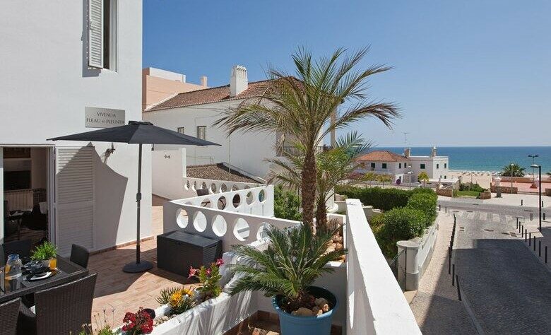 1930s Oceanview Villa Steps from Praia da Rocha - Praia da Rocha, Portugal