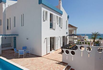 1930s Oceanview Villa Steps from Praia da Rocha - Praia da Rocha, Portugal
