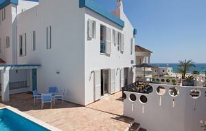 1930s Oceanview Villa Steps from Praia da Rocha - Praia da Rocha, Portugal
