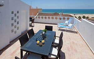 1930s Oceanview Villa Steps from Praia da Rocha - Praia da Rocha, Portugal