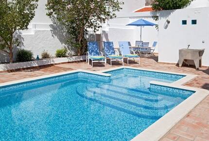 1930s Oceanview Villa Steps from Praia da Rocha - Praia da Rocha, Portugal