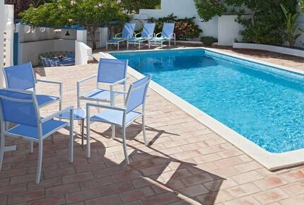 1930s Oceanview Villa Steps from Praia da Rocha - Praia da Rocha, Portugal