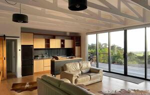 Architectural Coastal Retreat Above the Bay of Plenty - Matatā, New Zealand