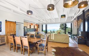 Architectural Coastal Retreat Above the Bay of Plenty - Matatā, New Zealand