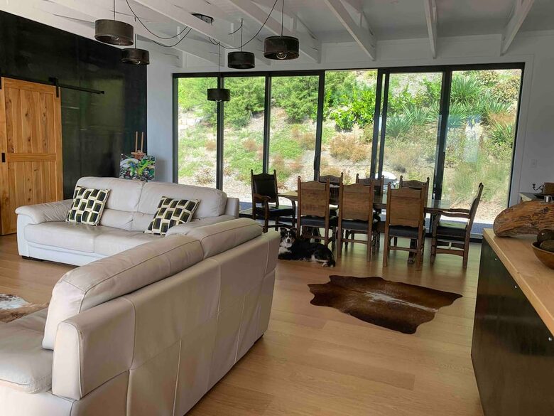 Architectural Coastal Retreat Above the Bay of Plenty - Matatā, New Zealand