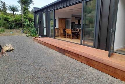 Architectural Coastal Retreat Above the Bay of Plenty - Matatā, New Zealand