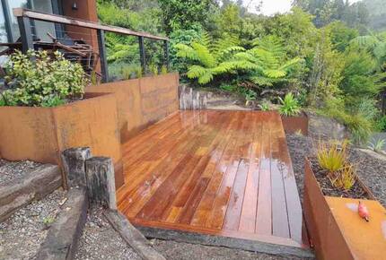 Architectural Coastal Retreat Above the Bay of Plenty - Matatā, New Zealand