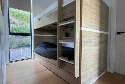 Architectural Coastal Retreat Above the Bay of Plenty - Matatā, New Zealand