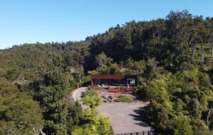 Architectural Coastal Retreat Above the Bay of Plenty - Matatā, New Zealand