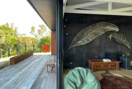 Architectural Coastal Retreat Above the Bay of Plenty - Matatā, New Zealand