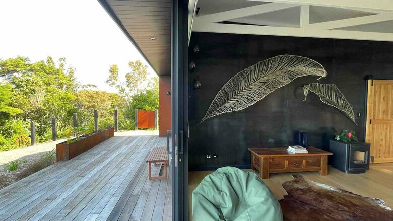 Architectural Coastal Retreat Above the Bay of Plenty - Matatā, New Zealand