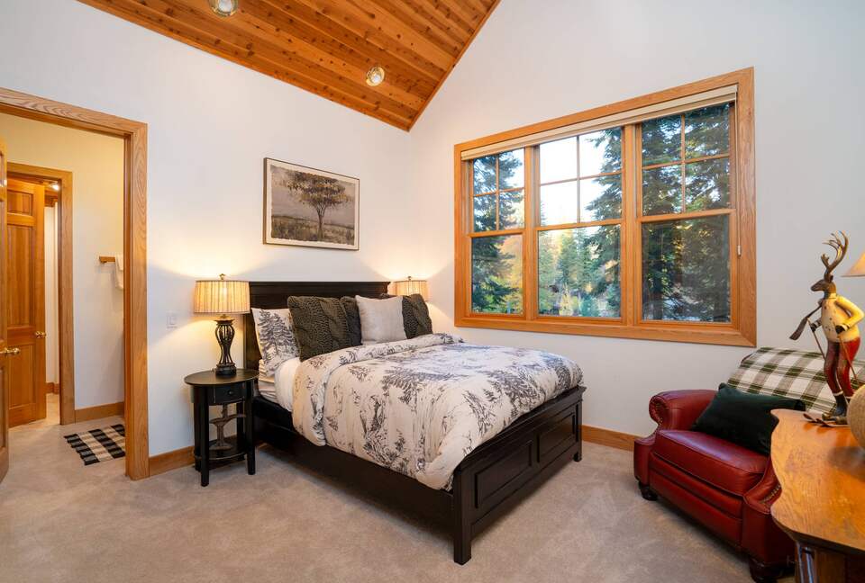 Spacious Northstar Ski & Village Escape - Truckee, California