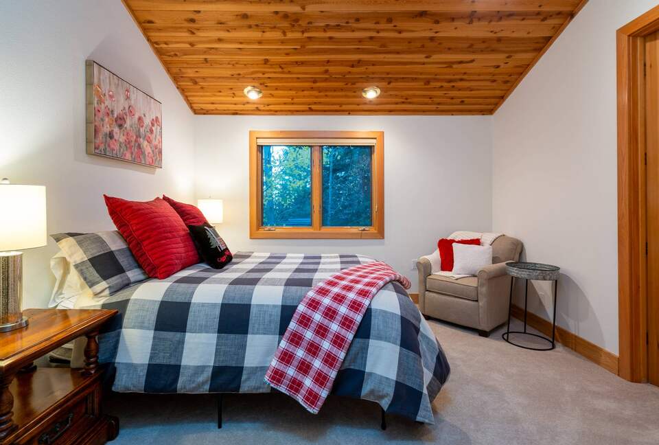 Spacious Northstar Ski & Village Escape - Truckee, California