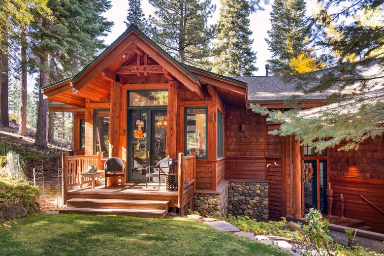Spacious Northstar Ski & Village Escape - Truckee, California
