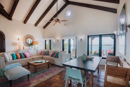 Spanish-Style Harbourfront Escape in Abaco - Marsh Harbour, Bahamas
