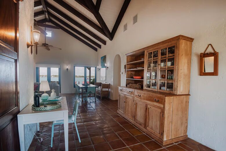 Spanish-Style Harbourfront Escape in Abaco - Marsh Harbour, Bahamas