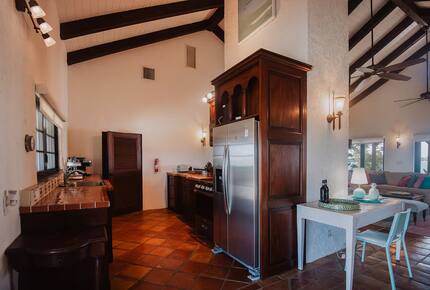 Spanish-Style Harbourfront Escape in Abaco - Marsh Harbour, Bahamas