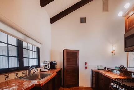 Spanish-Style Harbourfront Escape in Abaco - Marsh Harbour, Bahamas