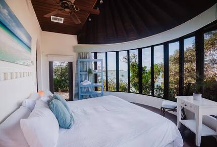 Spanish-Style Harbourfront Escape in Abaco - Marsh Harbour, Bahamas