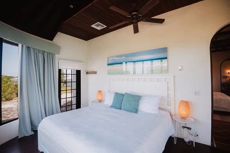 Spanish-Style Harbourfront Escape in Abaco - Marsh Harbour, Bahamas