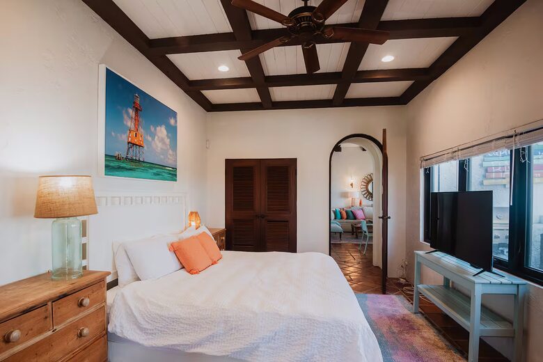 Spanish-Style Harbourfront Escape in Abaco - Marsh Harbour, Bahamas