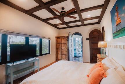 Spanish-Style Harbourfront Escape in Abaco - Marsh Harbour, Bahamas