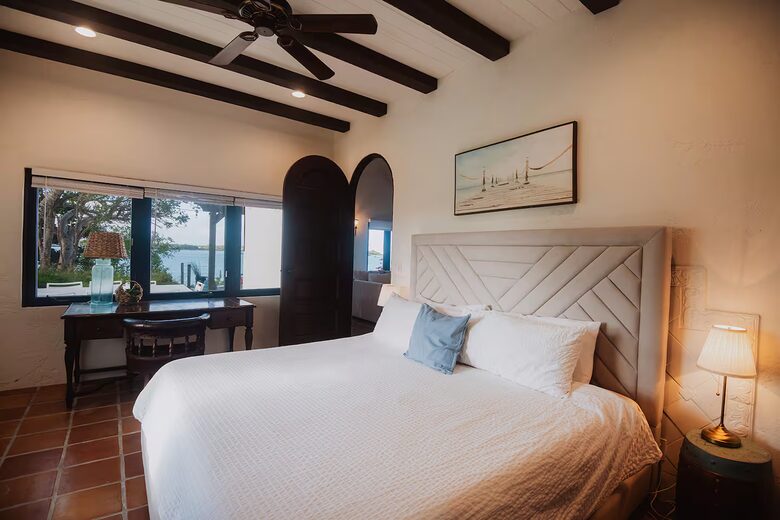 Spanish-Style Harbourfront Escape in Abaco - Marsh Harbour, Bahamas