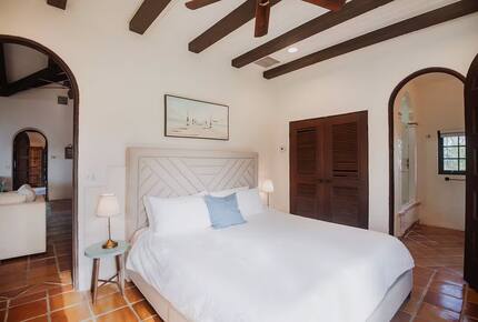 Spanish-Style Harbourfront Escape in Abaco - Marsh Harbour, Bahamas