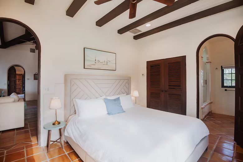 Spanish-Style Harbourfront Escape in Abaco - Marsh Harbour, Bahamas