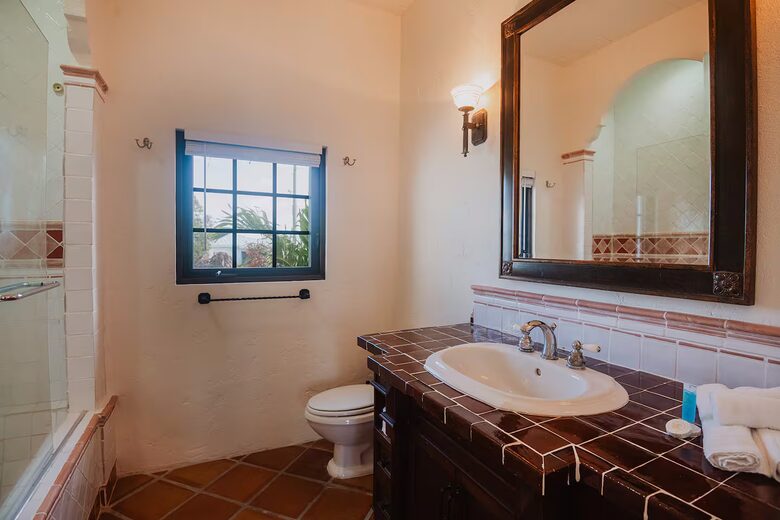 Spanish-Style Harbourfront Escape in Abaco - Marsh Harbour, Bahamas