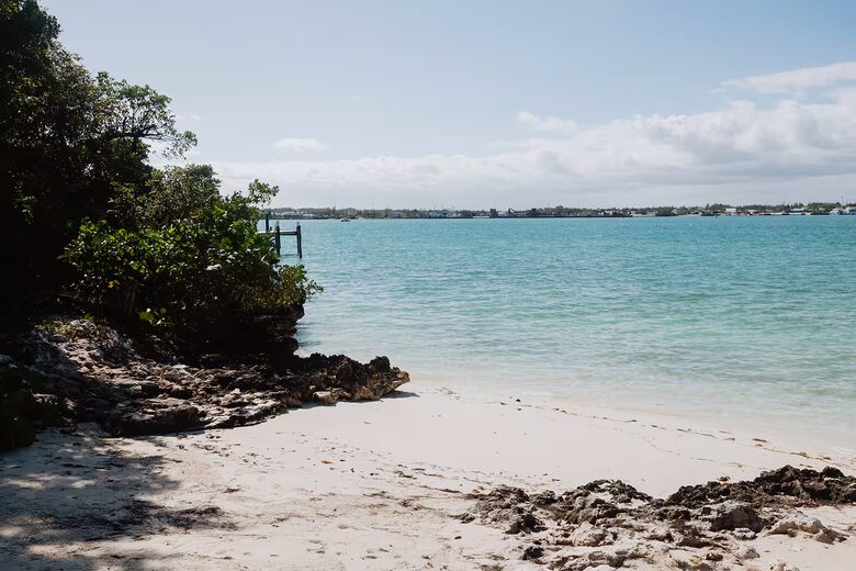 Spanish-Style Harbourfront Escape in Abaco - Marsh Harbour, Bahamas