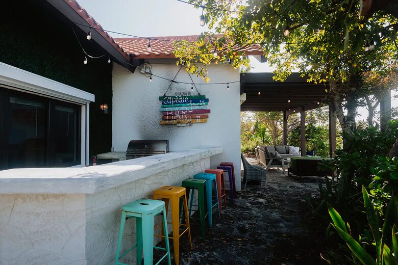 Spanish-Style Harbourfront Escape in Abaco - Marsh Harbour, Bahamas