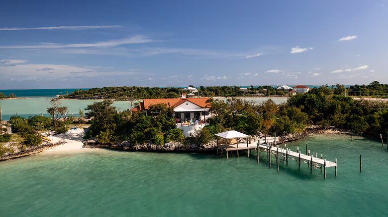 Spanish-Style Harbourfront Escape in Abaco - Marsh Harbour, Bahamas
