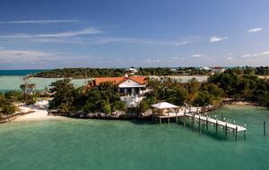 Spanish-Style Harbourfront Escape in Abaco - Marsh Harbour, Bahamas
