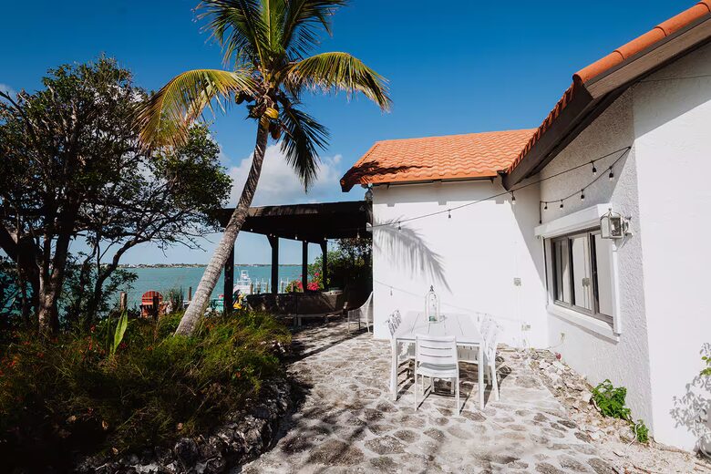 Spanish-Style Harbourfront Escape in Abaco - Marsh Harbour, Bahamas