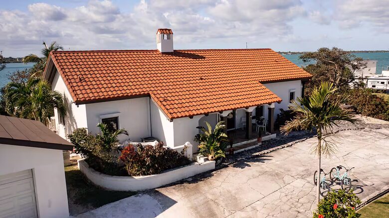 Spanish-Style Harbourfront Escape in Abaco - Marsh Harbour, Bahamas