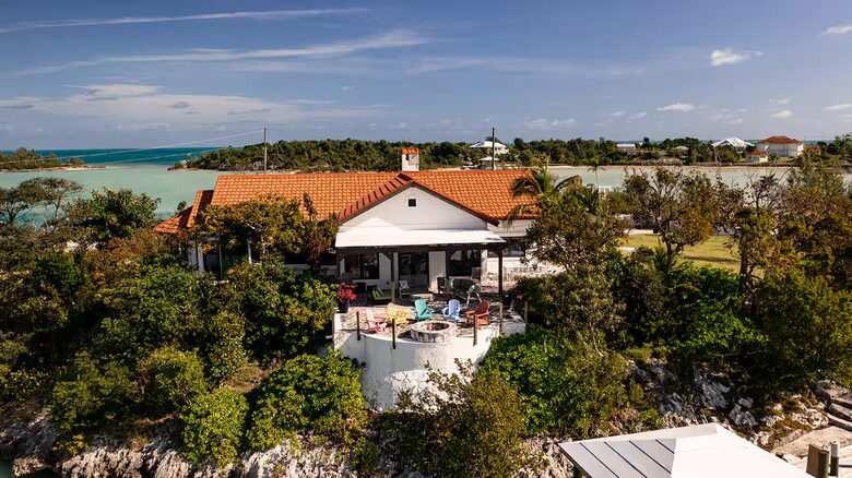 Spanish-Style Harbourfront Escape in Abaco - Marsh Harbour, Bahamas