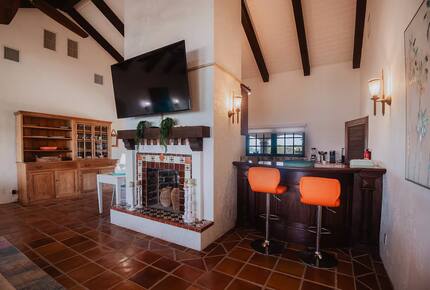 Spanish-Style Harbourfront Escape in Abaco - Marsh Harbour, Bahamas