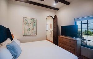 Spanish-Style Harbourfront Escape in Abaco - Marsh Harbour, Bahamas