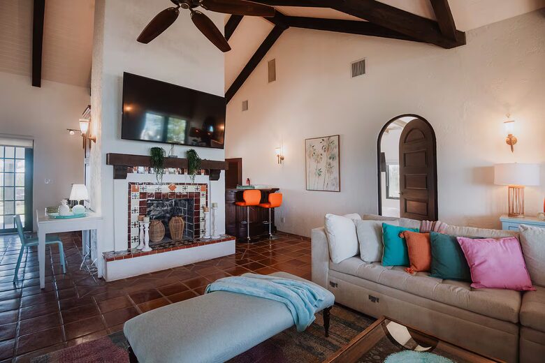 Spanish-Style Harbourfront Escape in Abaco - Marsh Harbour, Bahamas