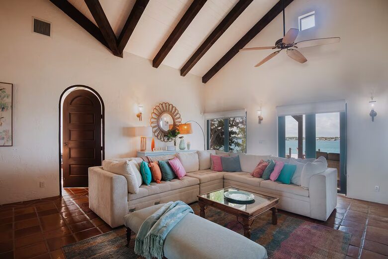 Spanish-Style Harbourfront Escape in Abaco - Marsh Harbour, Bahamas