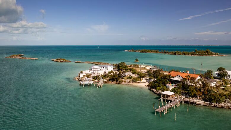 Spanish-Style Harbourfront Escape in Abaco - Marsh Harbour, Bahamas