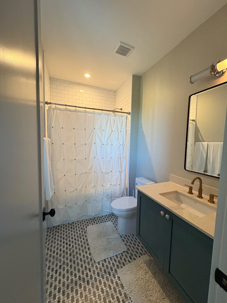 Island Living Near Whitney Beach - Longboat Key, Florida