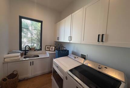 Island Living Near Whitney Beach - Longboat Key, Florida